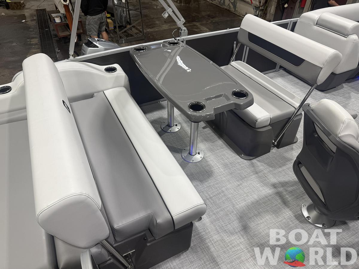 2026 Princecraft Vectra 23 RL Dinette Swingback Pontoon