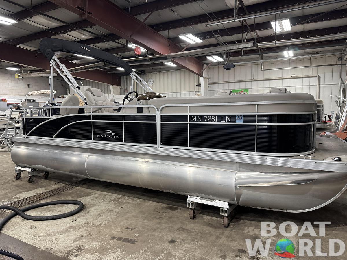 Used 2017 Bennington  22 SS Pontoon with 90HP Yamaha Fourstroke EFI