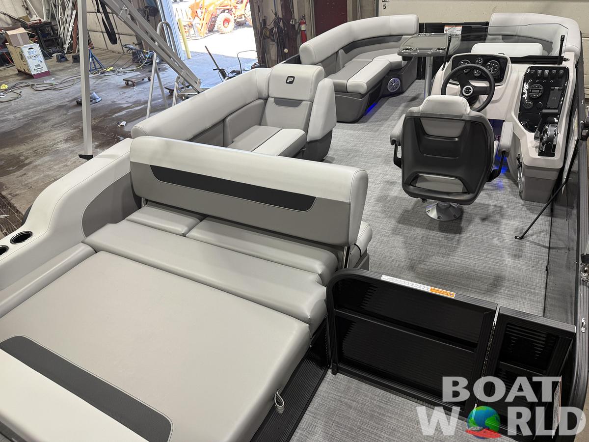 2026 Princecraft Vectra 21 RL Swingback Lounge $31995