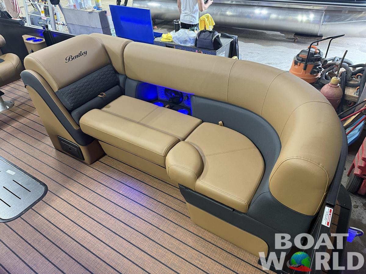 2026 Bentley Pontoons Elite 223 Swingback Tritoon