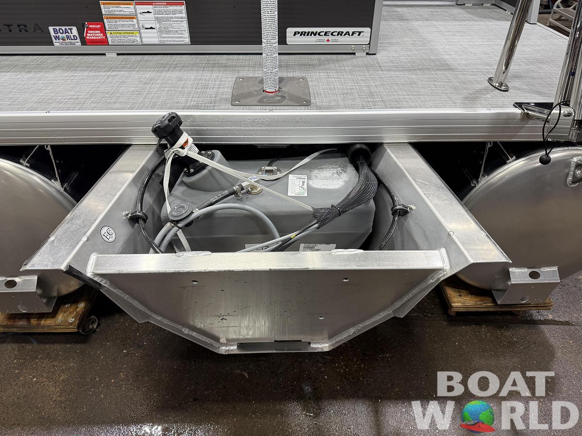 2026 Princecraft Vectra 23 RL Lounge Swingback Tritoon 