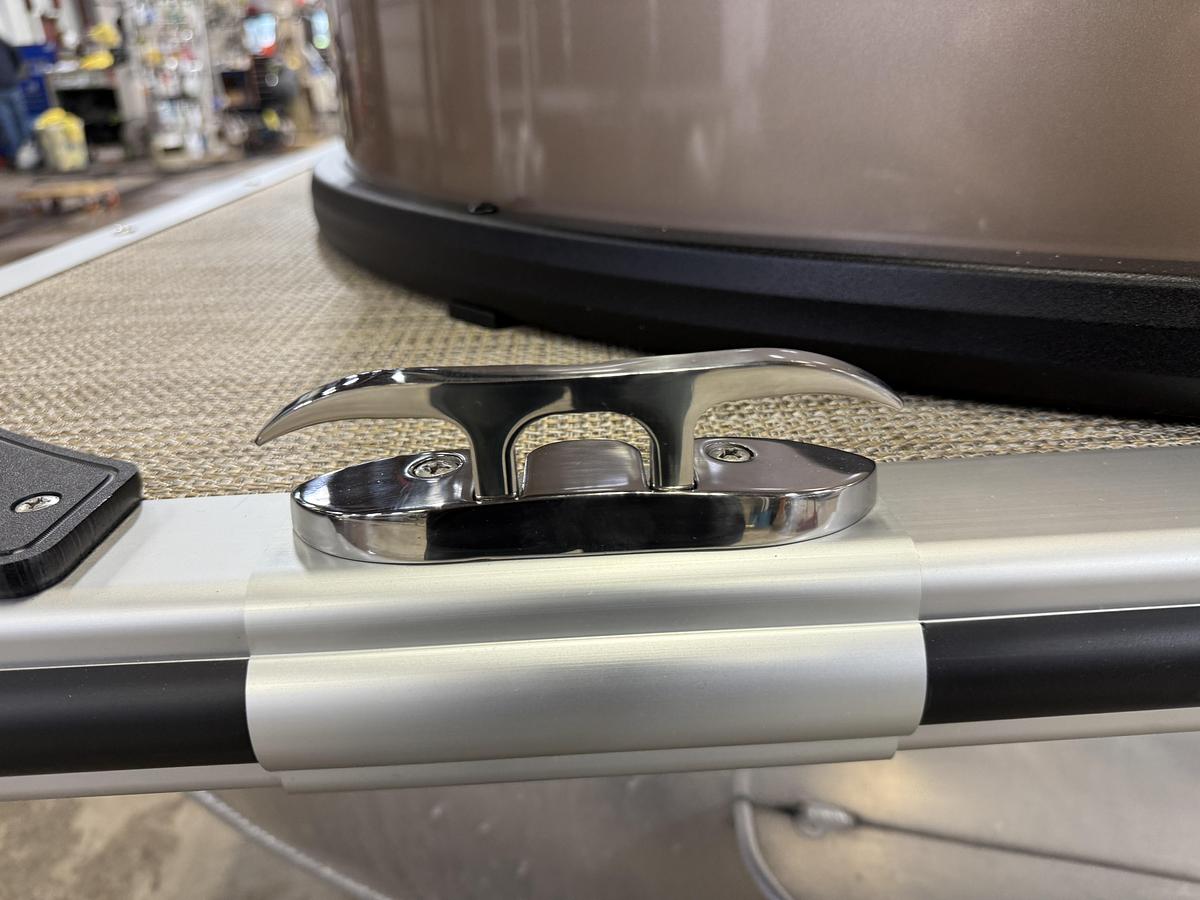 2025 Bentley Pontoons Legacy 223 Swingback Tritoon & Honda 4-Stroke EFI