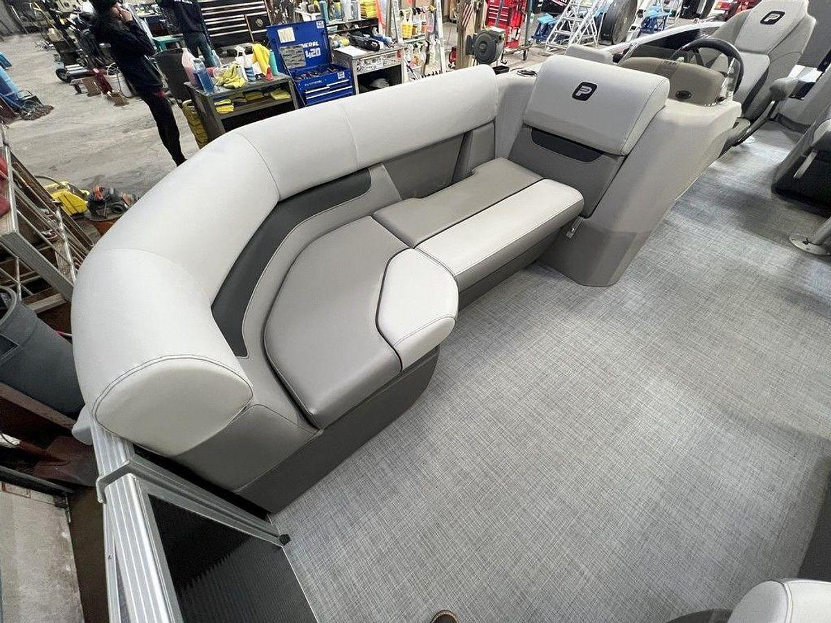 2025 Princecraft 21 Sportfisher 2RS Fish & Cruise Pontoon & Mercury 4-Stroke EFI