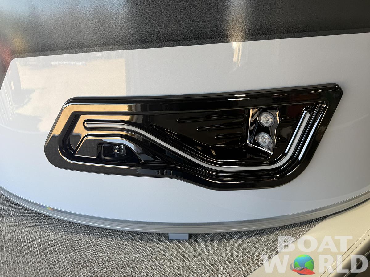 2026 Tahoe Sport VRB 2385 Swingback & 4-Stroke $34995