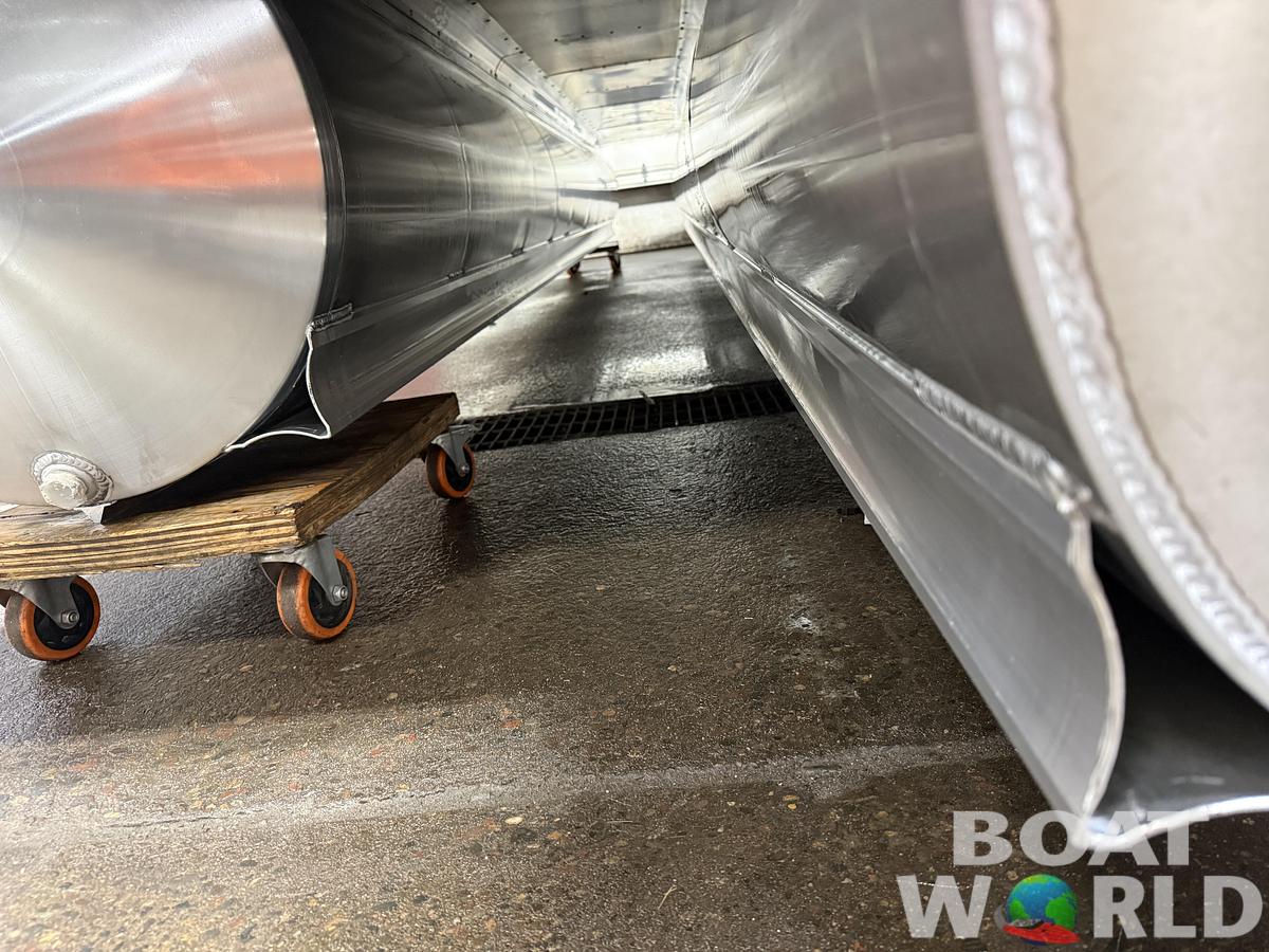 2026 Tahoe Pontoons LTZ 2385 Quad Lounge Tritoon