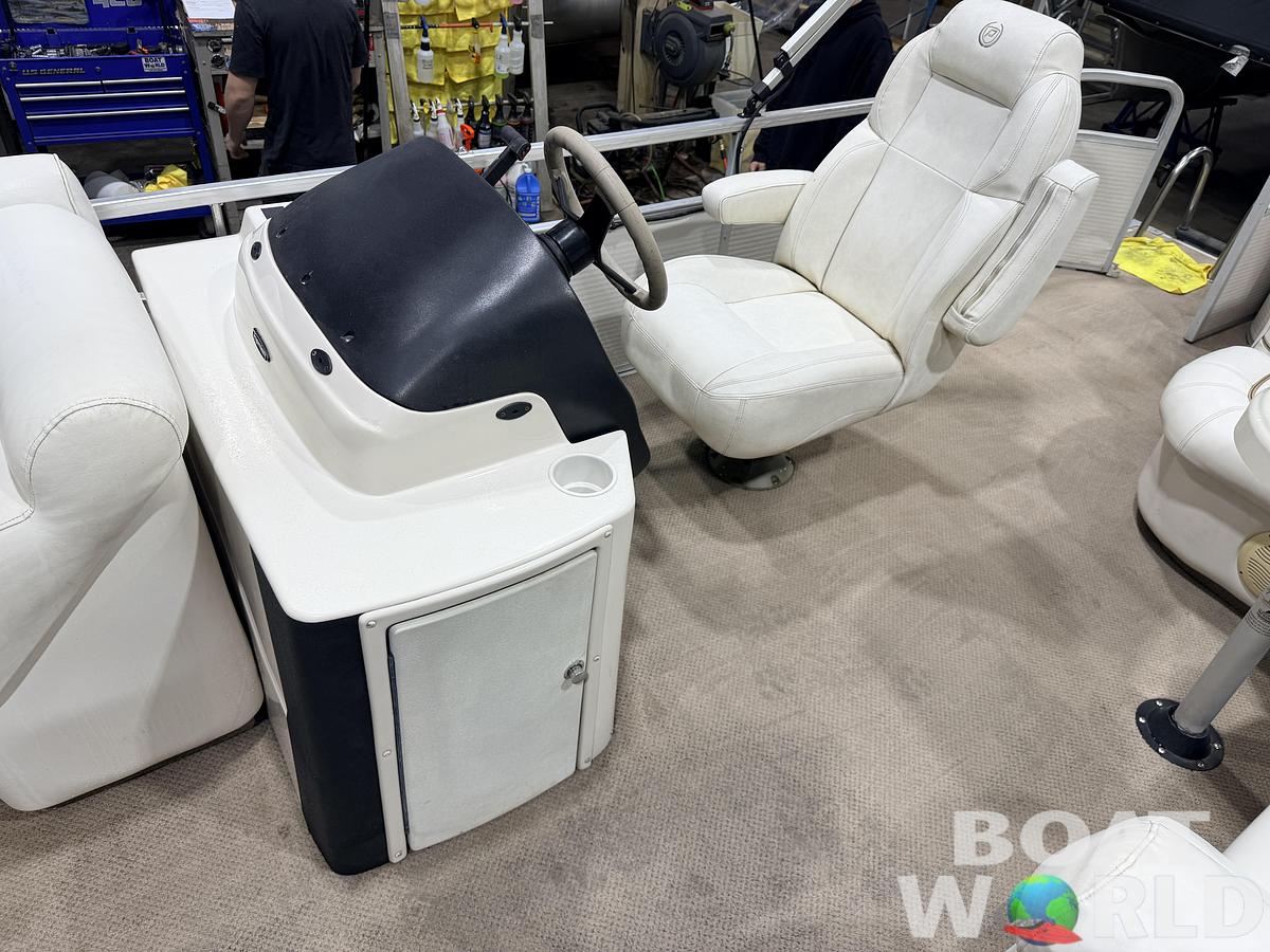 Used 2007 Premier  225 SunSation Pontoon