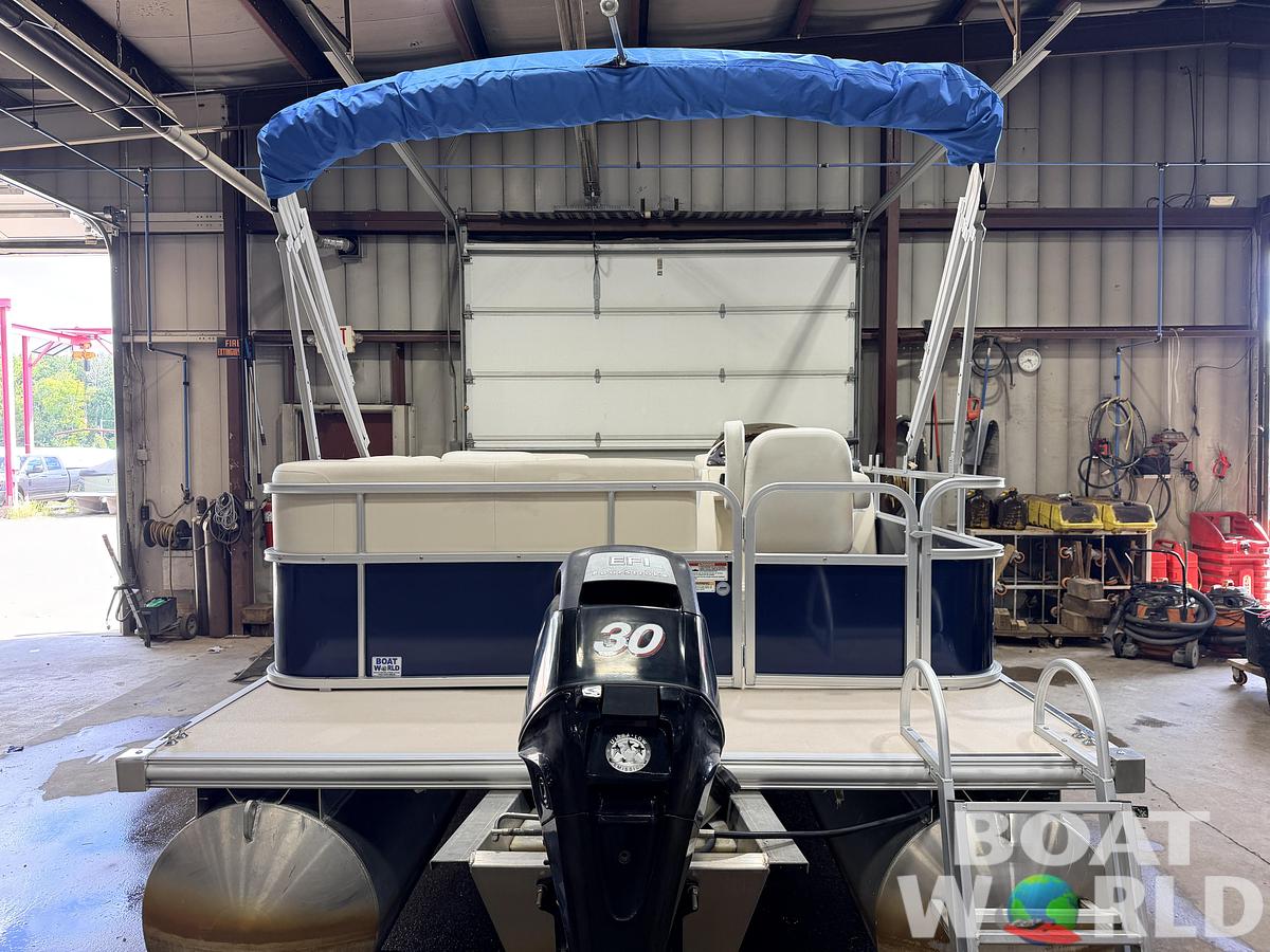 Used 2015 SunChaser 8520 Classic Cruise & 30HP Mercury 4Stroke EFI -$14,995