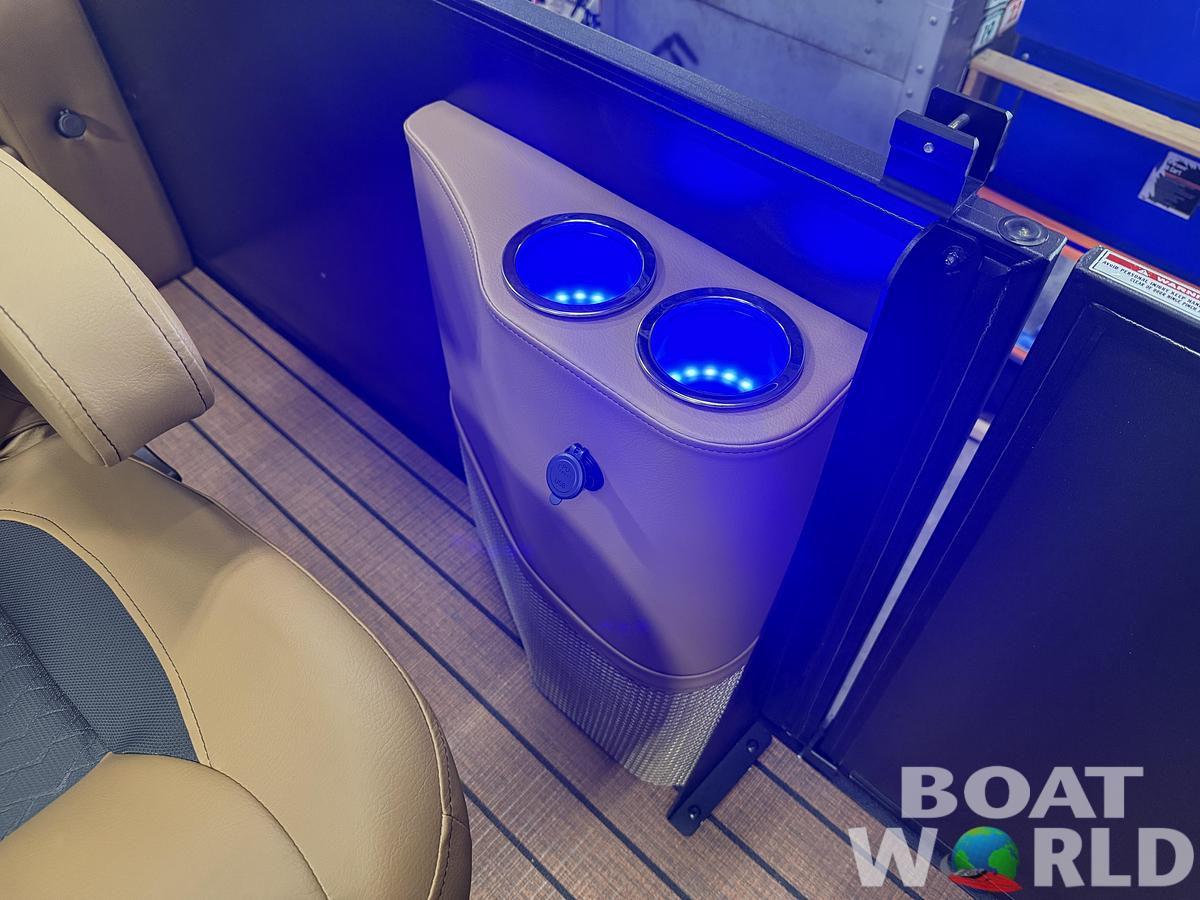 2026 Bentley Pontoons Elite 223 Swingback Tritoon