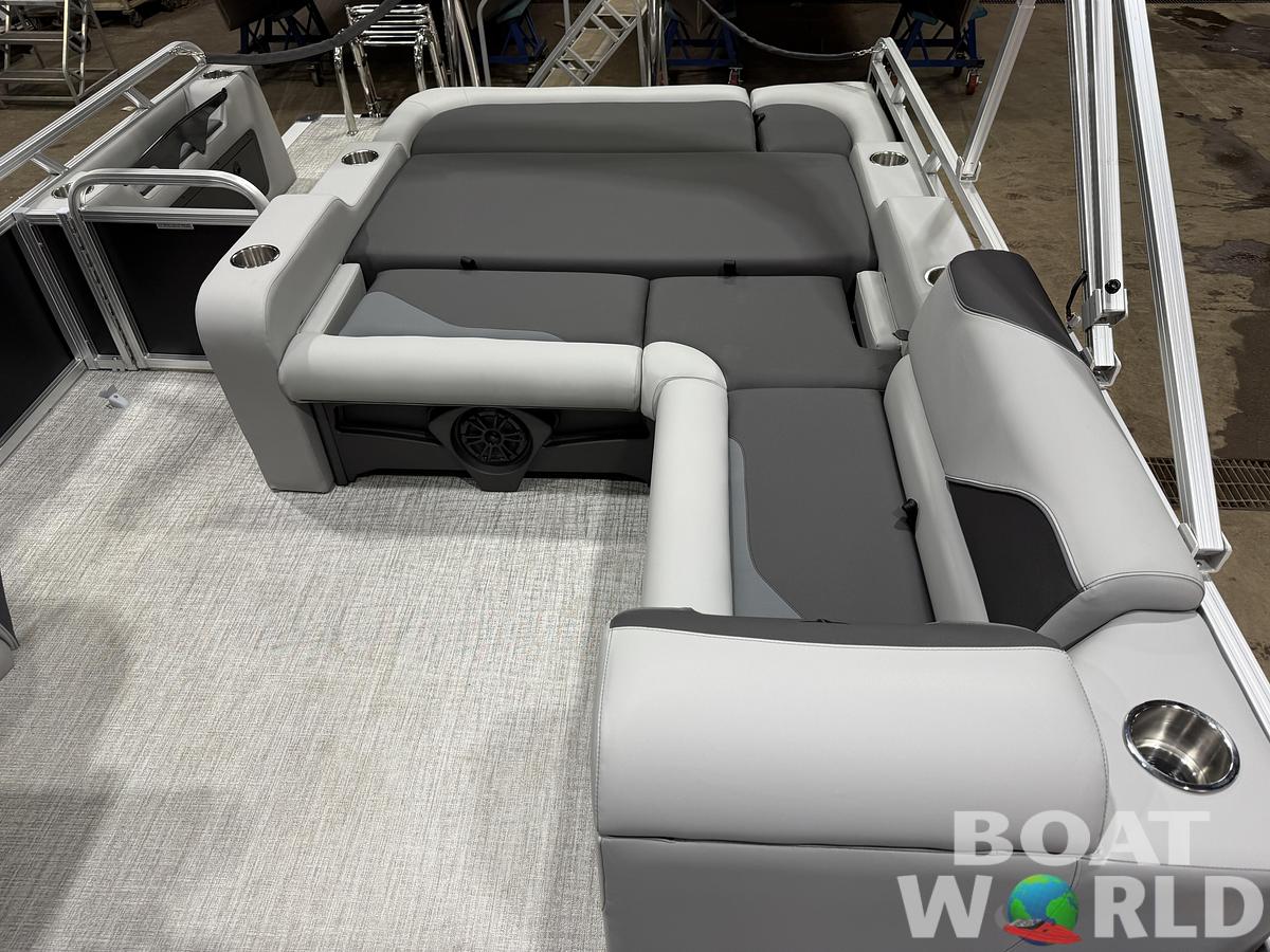 2026 Tahoe Sport VRB 2385 Swingback & 4-Stroke $34995