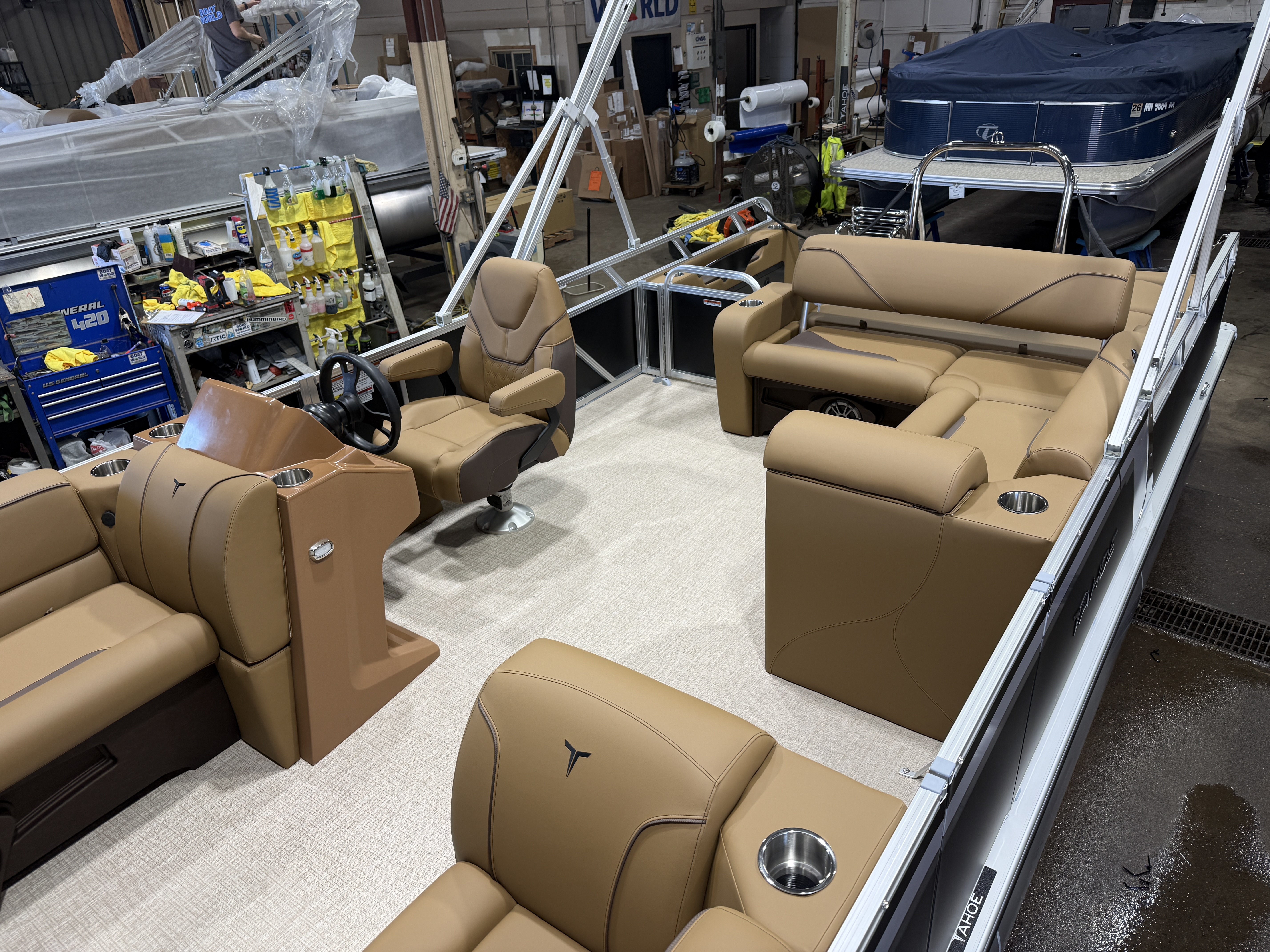 2027 Tahoe Sport VRB SE 2385 Swingback & 4-Stroke $35995