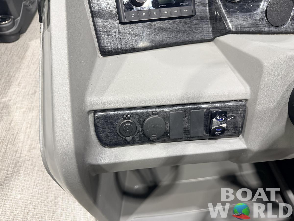 Used 2023 Avalon LSZ 2385 Quad Lounge Pontoon & 115HP Yamaha -$35,995