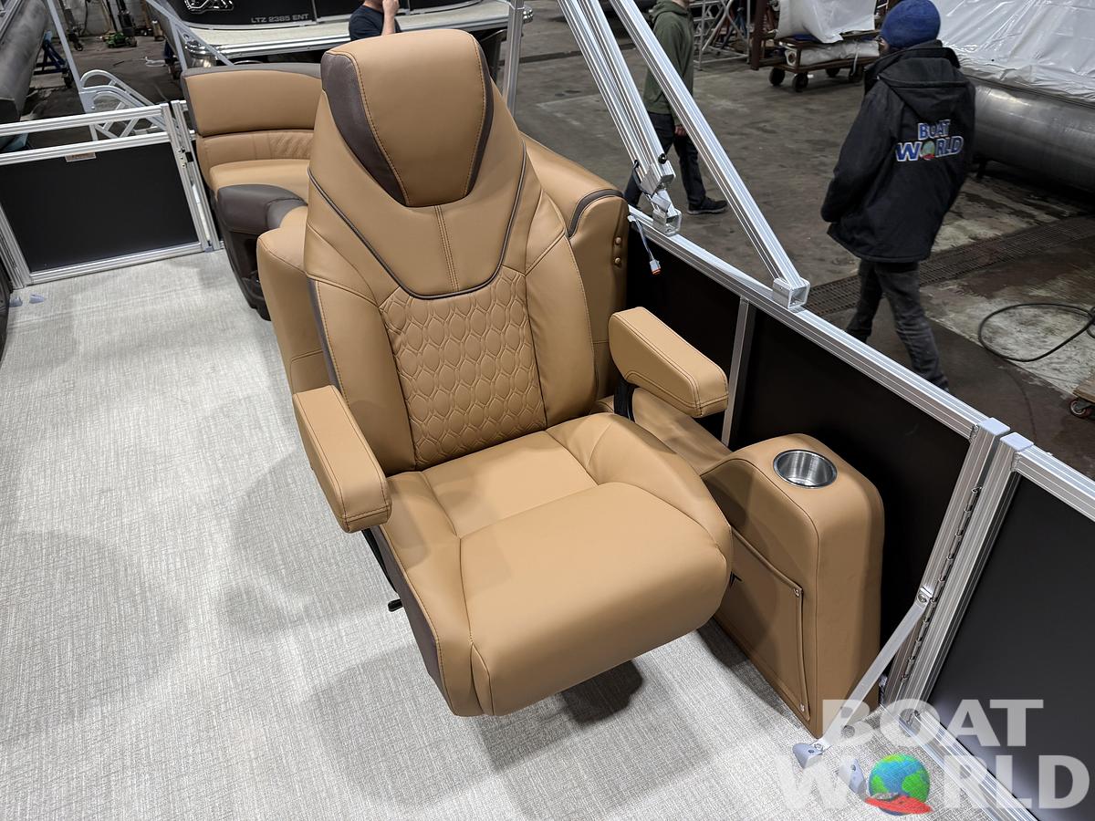 2026 Tahoe Pontoons LTZ 2385 Quad Lounge 