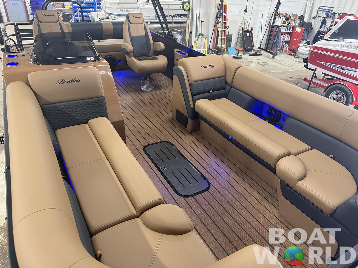 2027 Bentley 300HP Elite 253 Swingback Tritoon $79,995