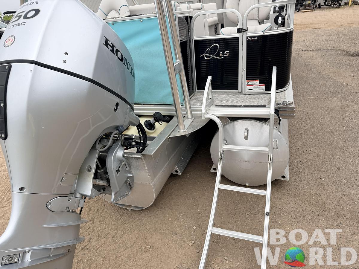 Used 2019 Qwest 822 Fish & Cruise Tritoon & 150HP Honda 4Stroke - $39,995