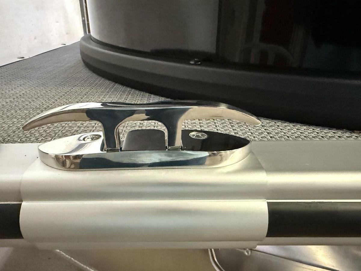 2026 Bentley Pontoons Legacy 220 Swingback & Honda 4-Stroke EFI