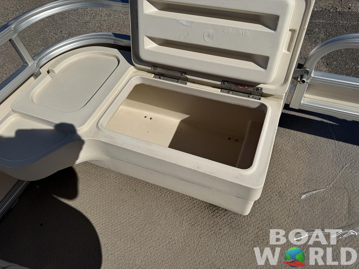 Used 2004 Sweetwater 2222 DF Pontoon