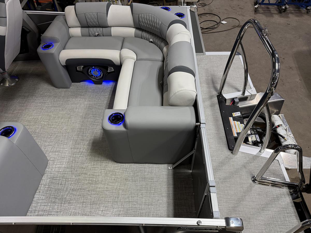 2025 Tahoe Pontoons Cascade 2385 Elite Tritoon & Honda 225HP 4-Stroke EFI