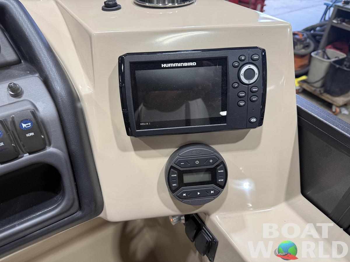 2027 Bentley Legacy 223 QSB Swingback Tritoon $55995