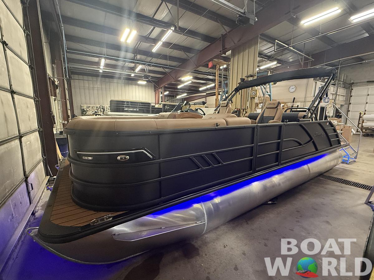 2026 Bentley Pontoons Elite 223 Swingback Tritoon