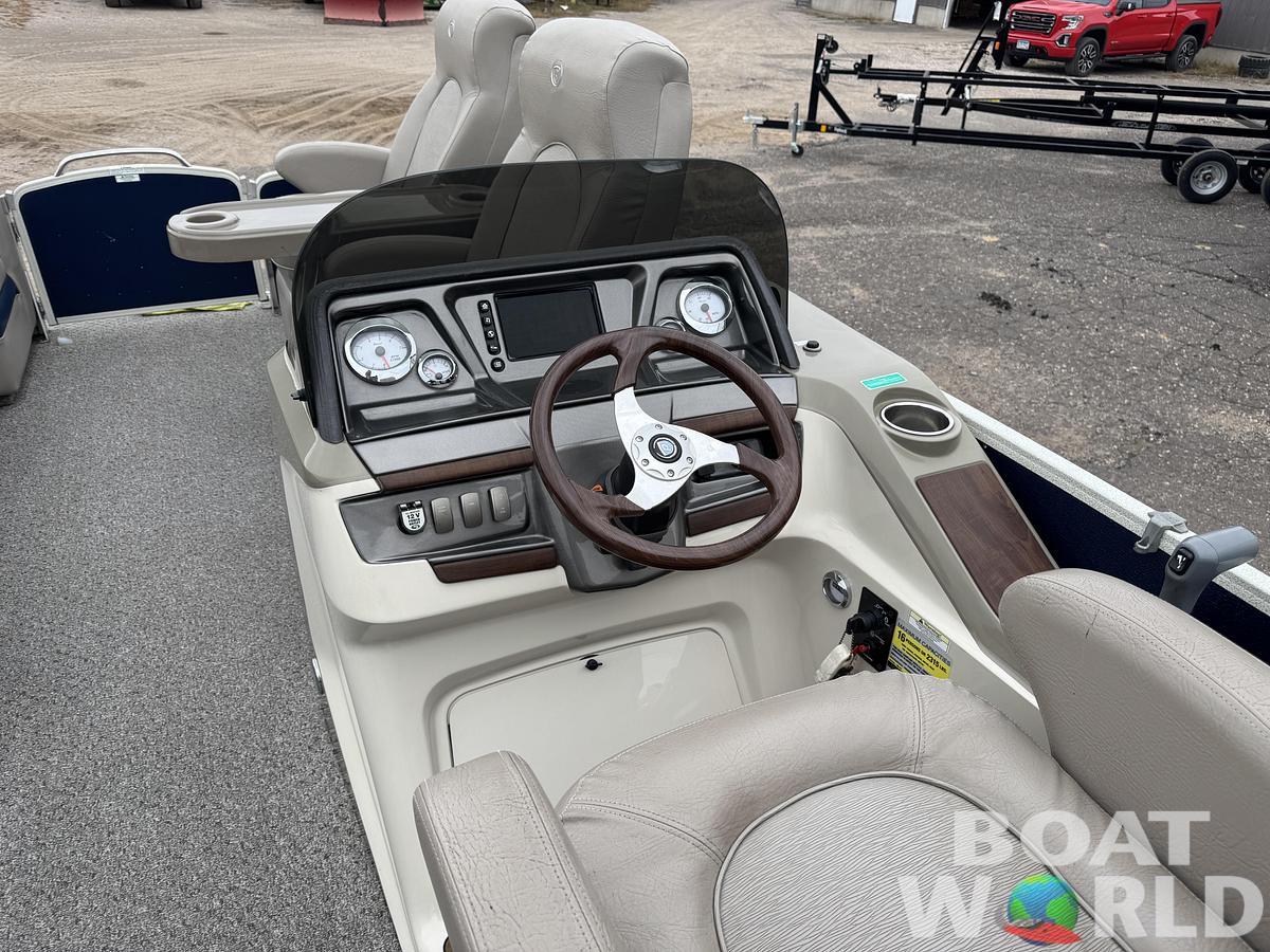 Used 2013 Premier 250 Intrigue Pontoon with 140HP Suzuki Fourstroke EFI
