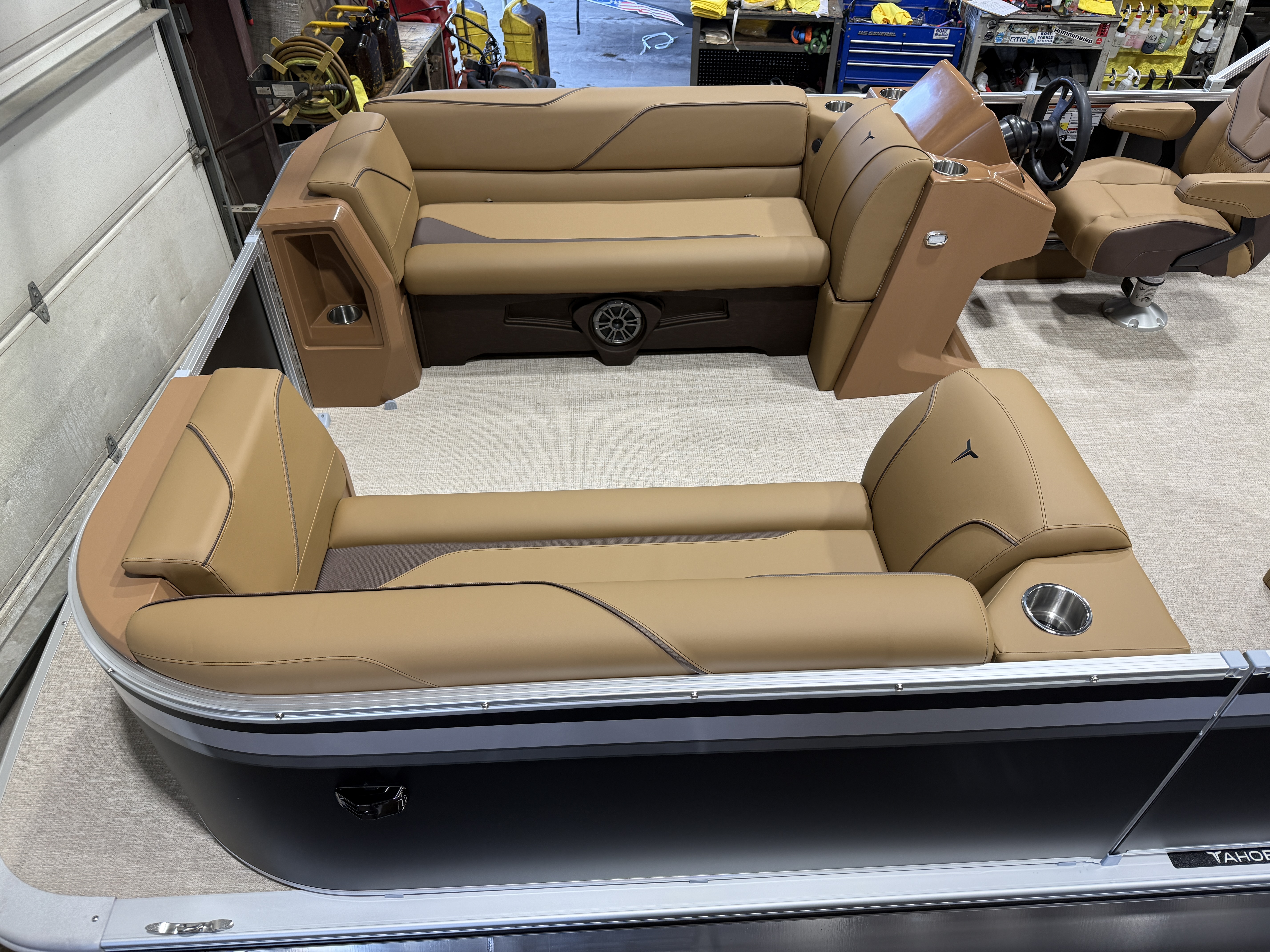 2027 Tahoe Sport VRB SE 2385 Swingback & 4-Stroke $35995