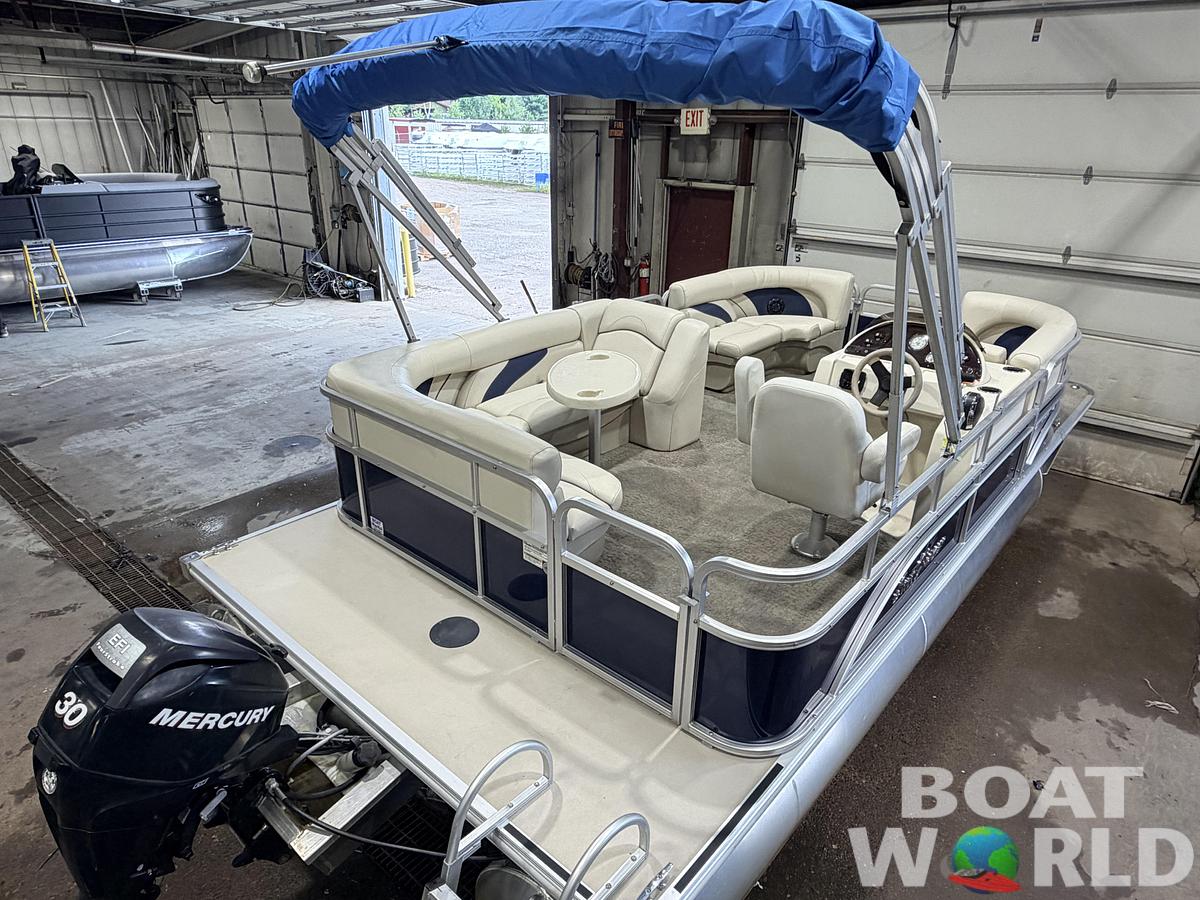 Used 2015 SunChaser 8520 Classic Cruise & 30HP Mercury 4Stroke EFI -$14,995