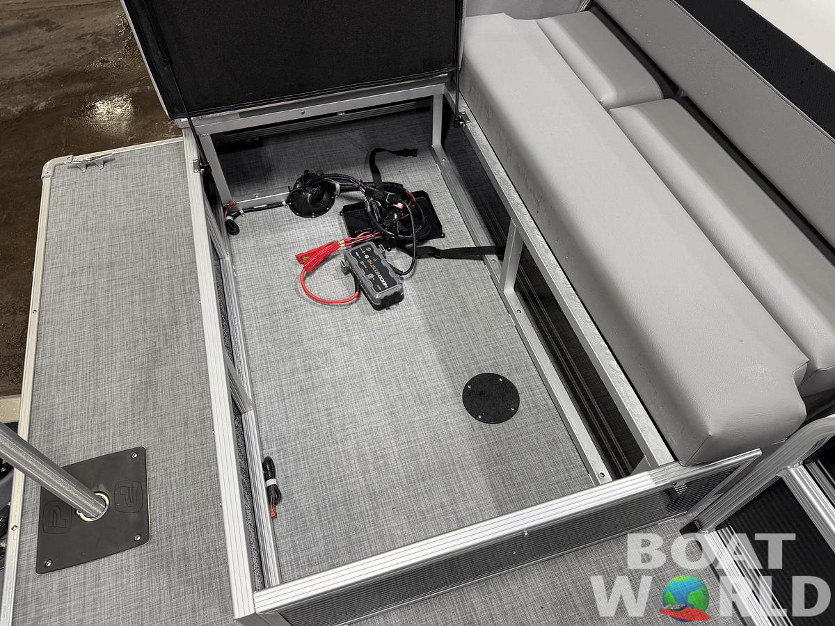 2025 Princecraft 23' Swingback & 150HP 