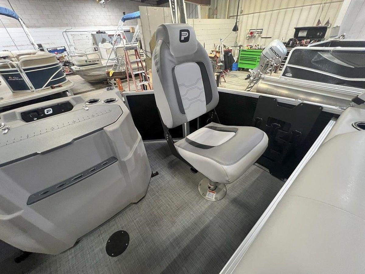 2025 Princecraft 21 Sportfisher 4-S Quad Fish Pontoon & Mercury 4-Stroke EFI