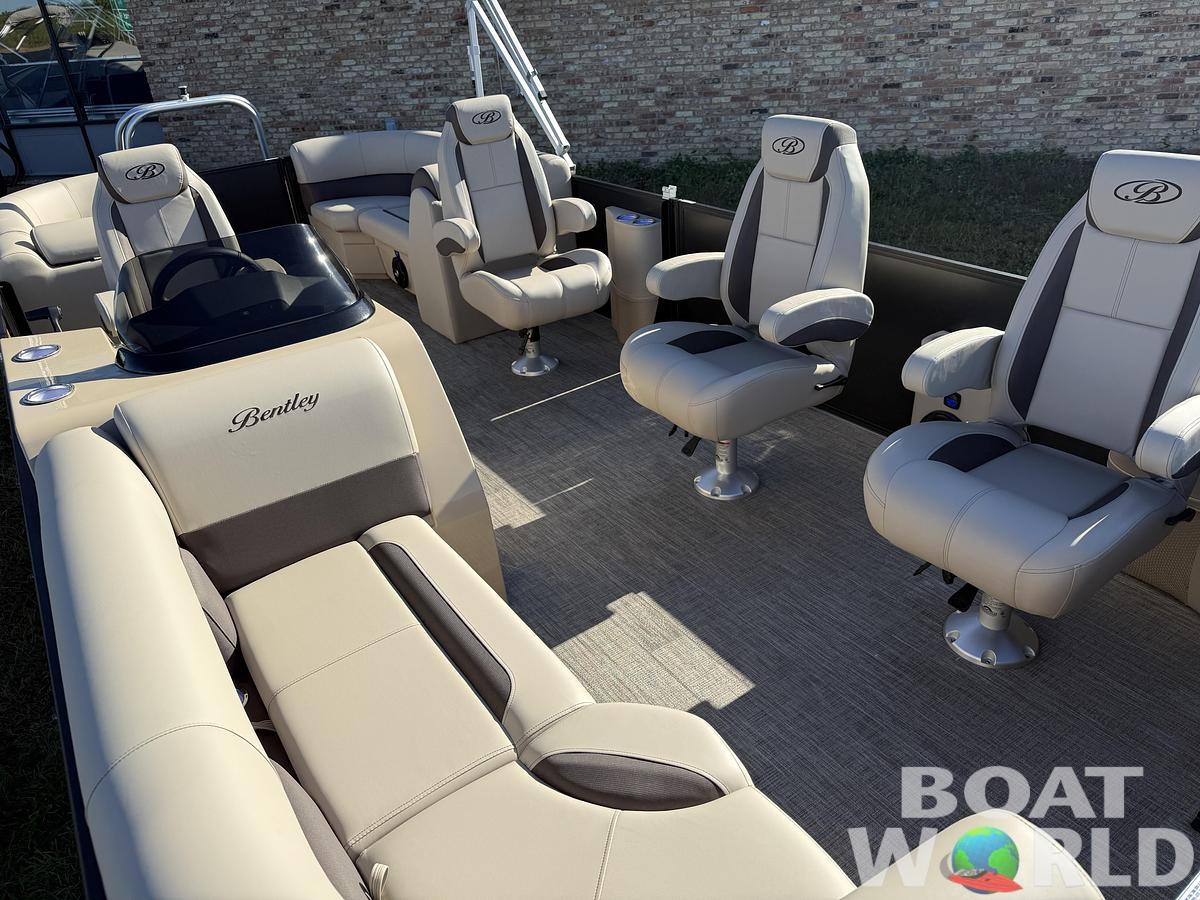 2026 Bentley Pontoons Legacy 220 Navigator DL Quad Lounge