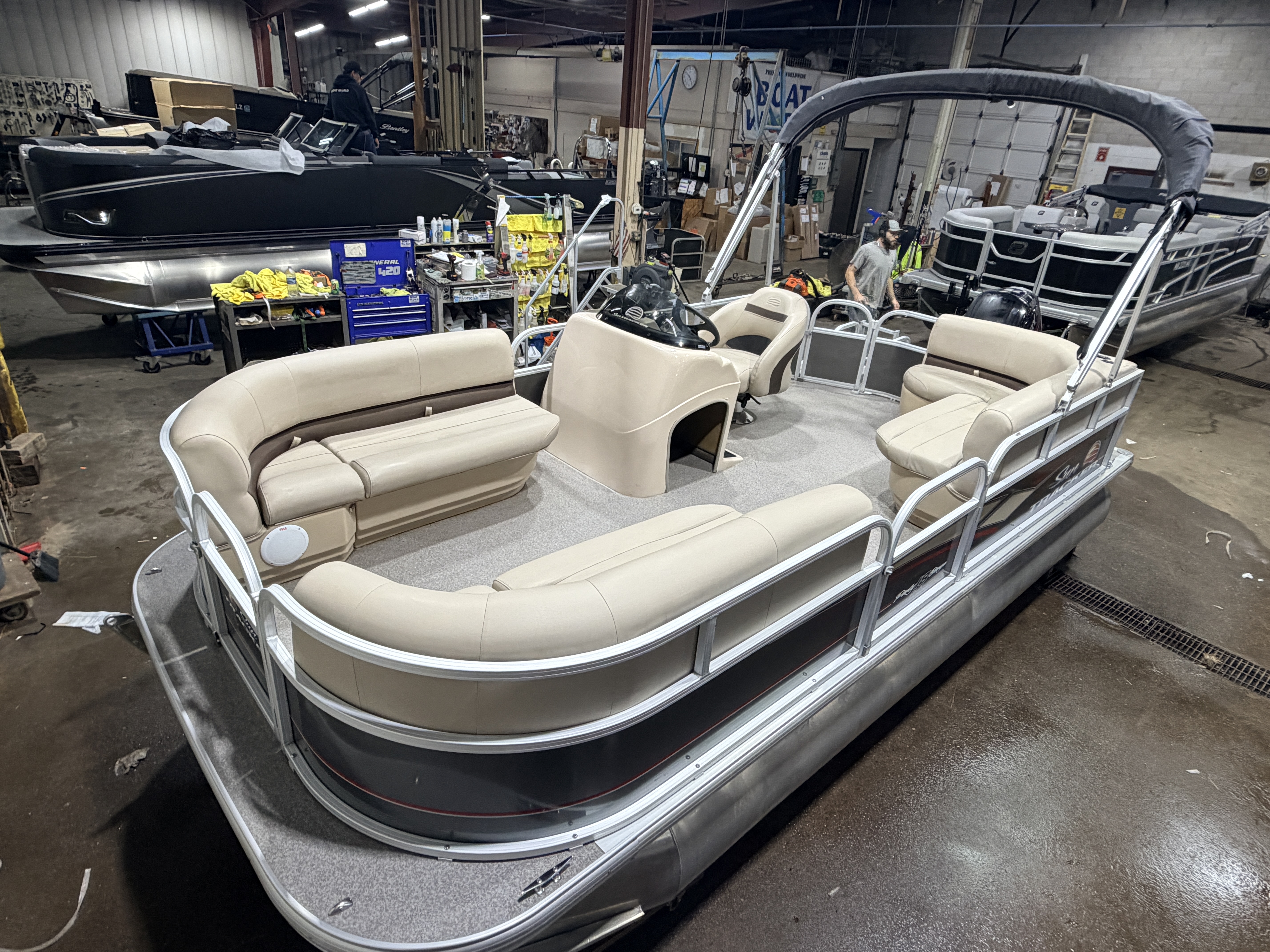 Used 2019 Sun Tracker Party Barge 18 DLX & 75HP Mercury 4Stroke -$21,995
