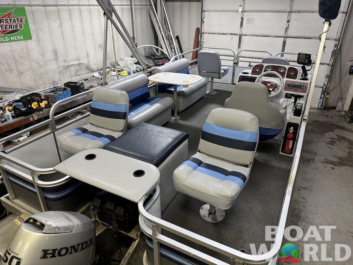 Used 2002 TMC 2200 FM Pontoon