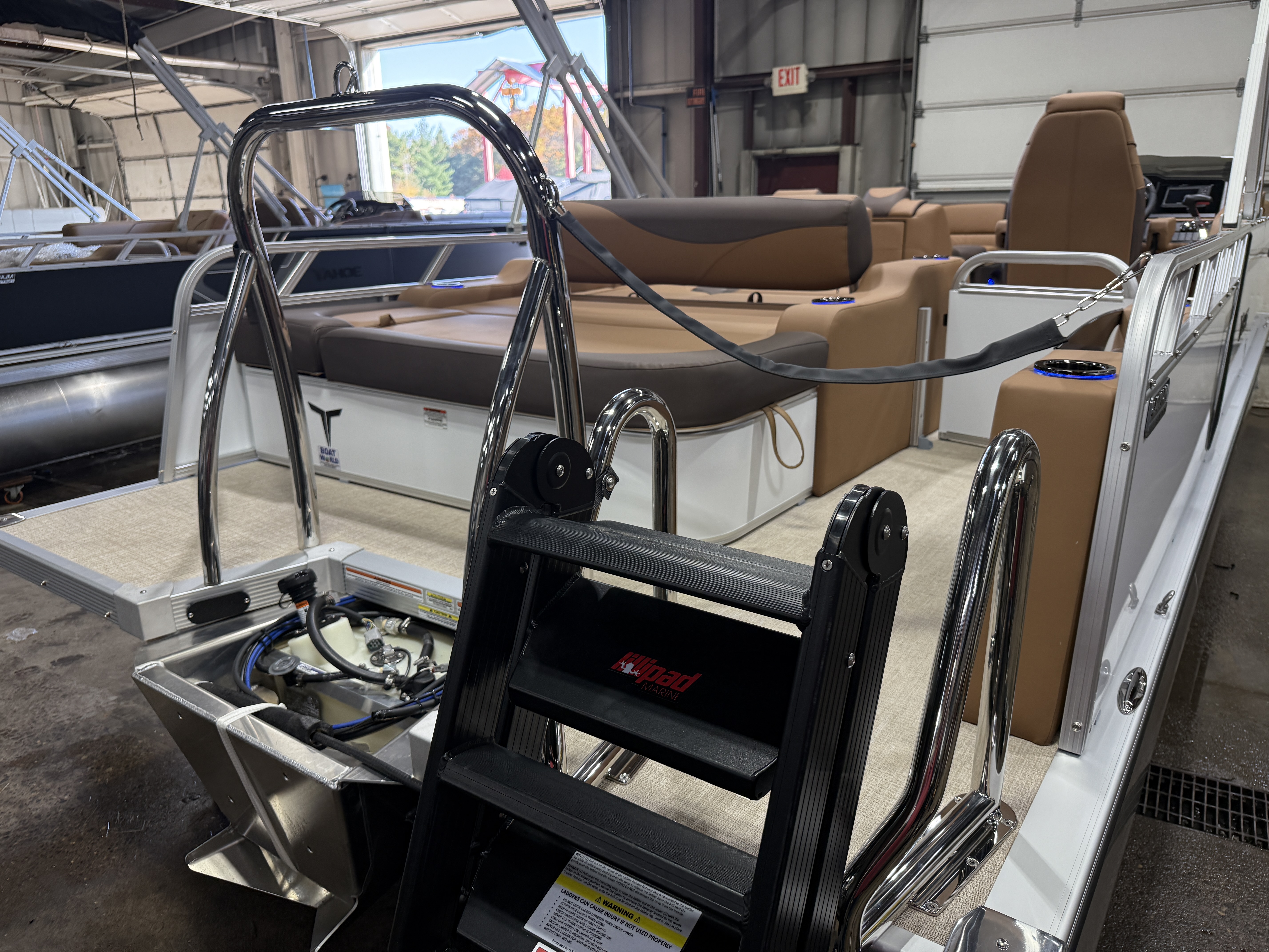 2027 Tahoe LTZ 2385 VRB Swingback Pontoon $41995