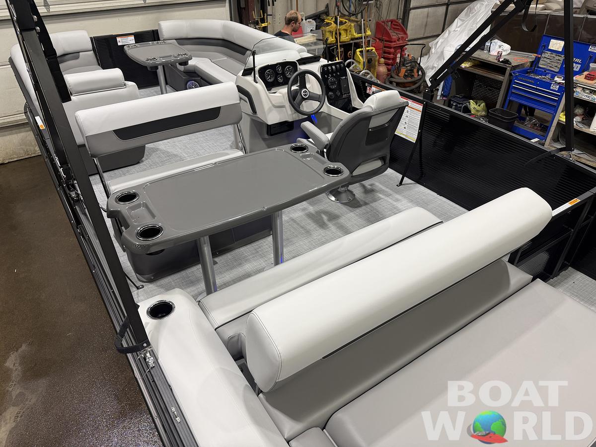 2026 Princecraft Vectra 23 RL Dinette Swingback Pontoon 