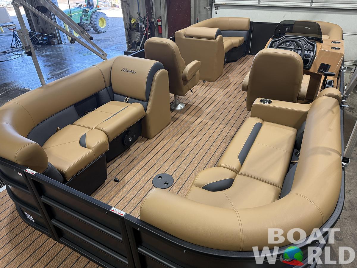 2026 Bentley Legacy 200 Navigator Quad Lounge $34995