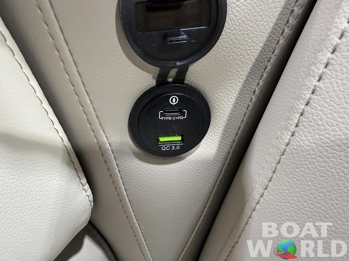 2026 Tahoe Sport VRB 2385 Swingback & 4-Stroke $34995