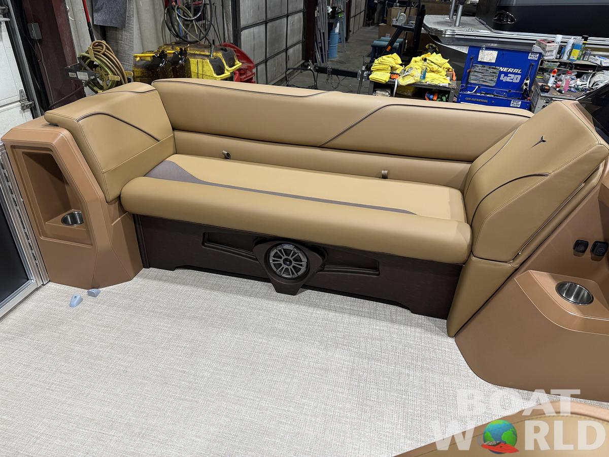 2027 Tahoe Sport Rear Fish 2385 & 4-Stroke $37995