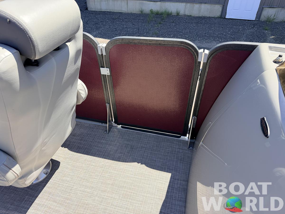 Used 2016 Premier 220 Explorer