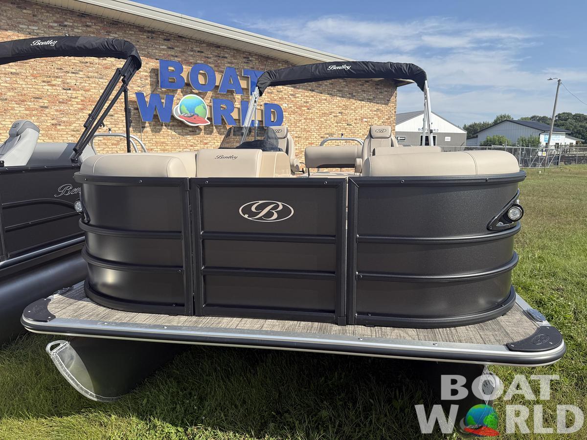 2026 Bentley Pontoons Legacy 220 Swingback & Honda 4-Stroke EFI