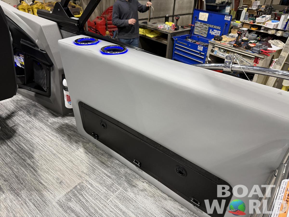 2026 Tahoe Pontoons Cascade 2385 Swingback (VRB) Tritoon