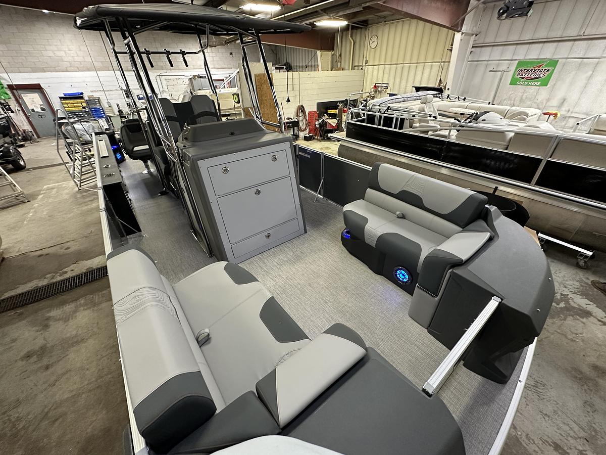 2025 Tahoe Pontoons GEOfish CRF 2585 Tritoon & 225HP Outboard