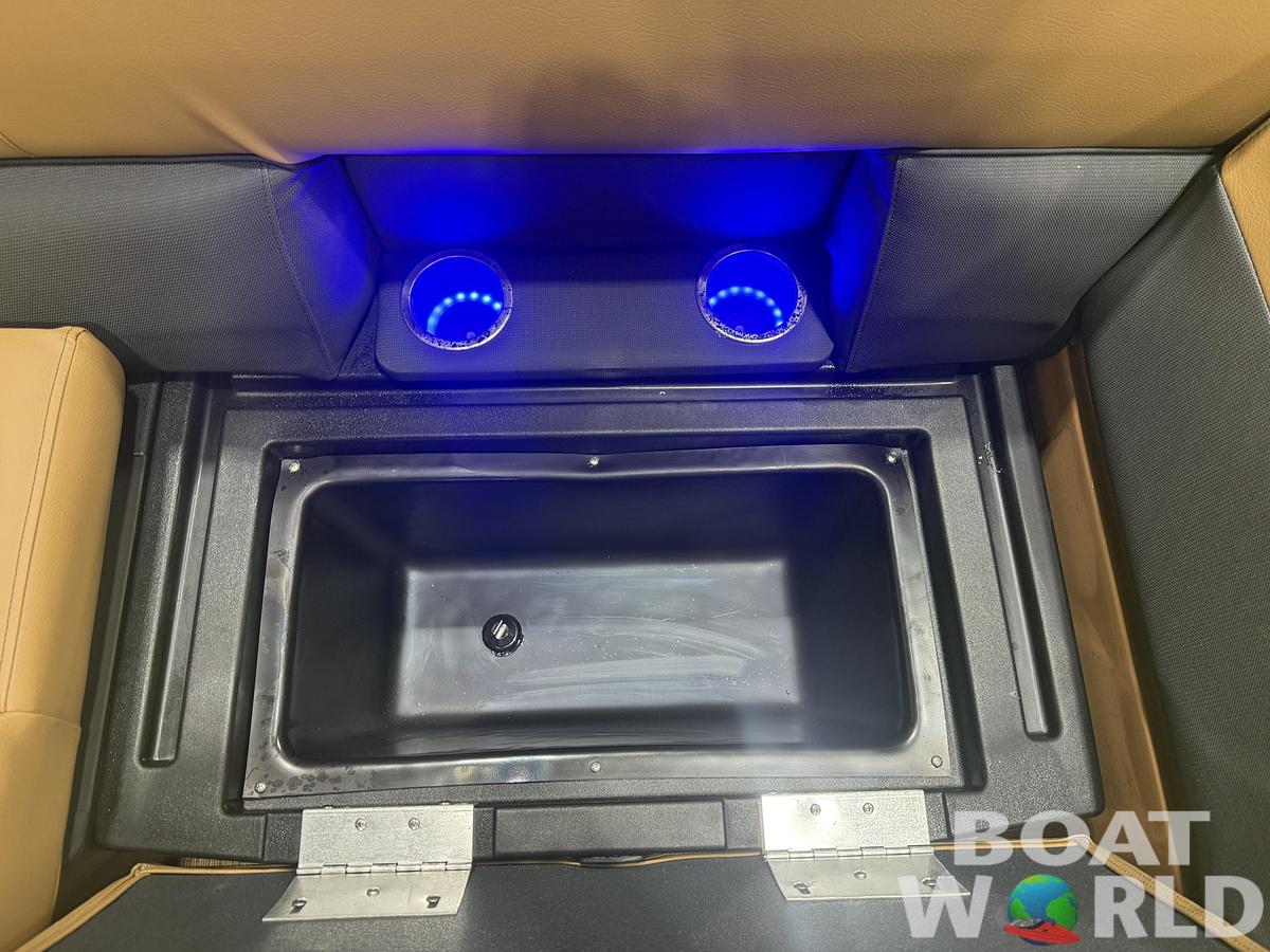 2026 Bentley Pontoons Legacy 220 Navigator Quad Lounge