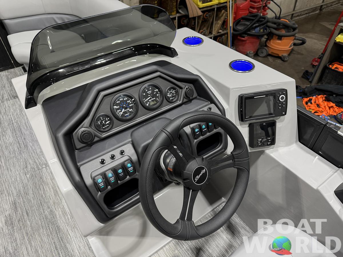 2026 Bentley Pontoons Legacy 220 Swingback