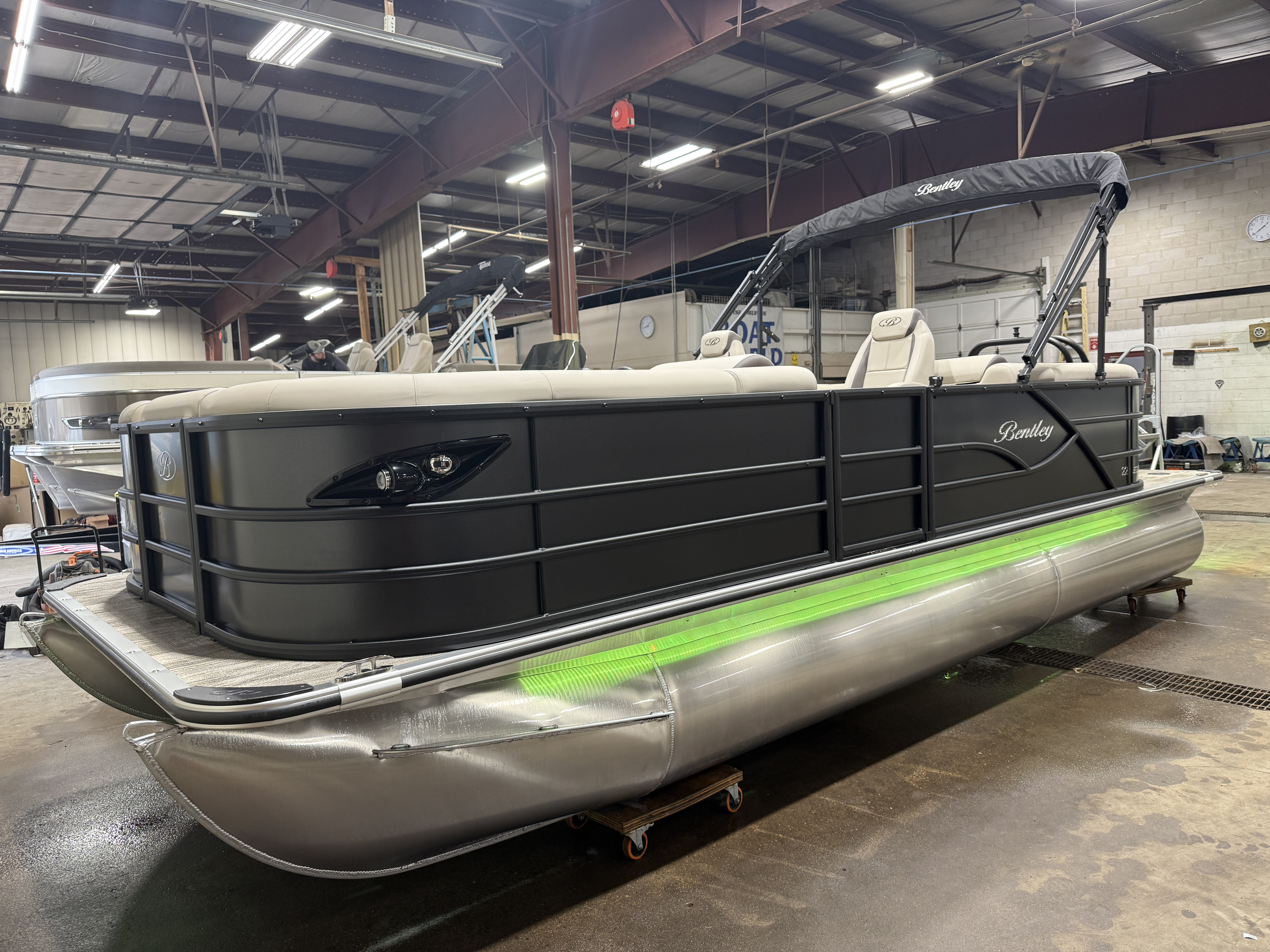 2027 Bentley Legacy 220 Navigator Quad Lounge Pontoon $42995