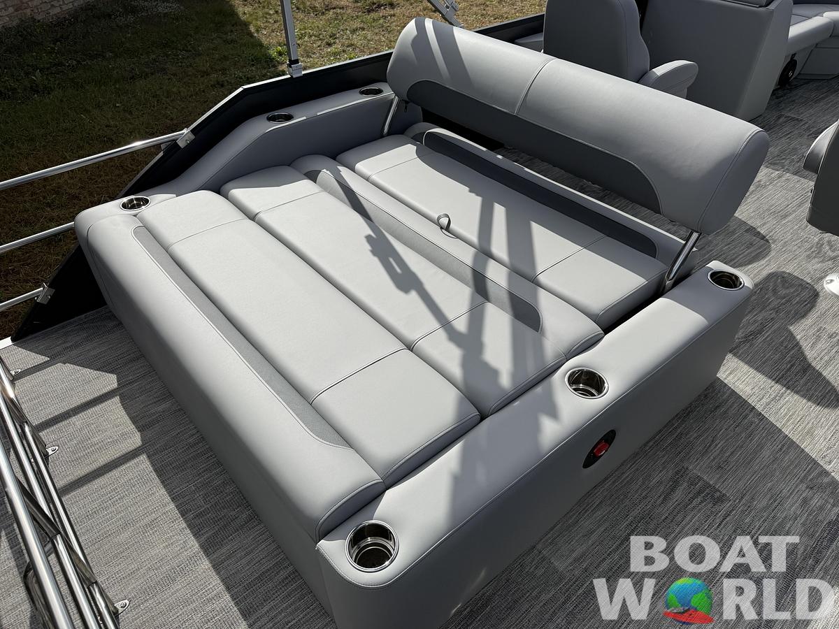 2026 Bentley Pontoons Legacy 220 Swingback 