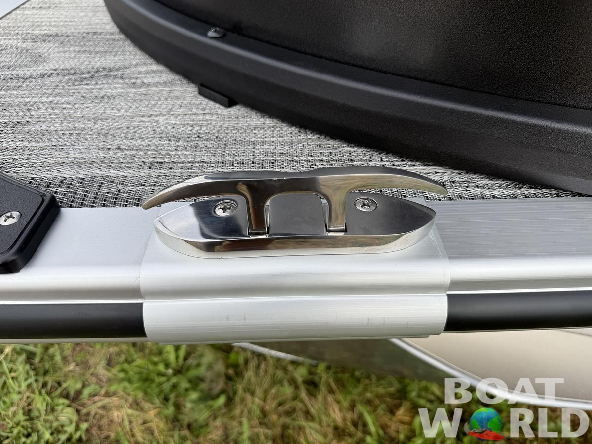 2026 Bentley Pontoons Legacy 200 Swingback Pontoon