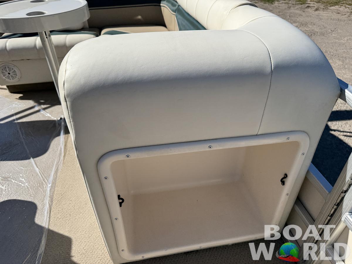 Used 2004 Sweetwater 2222 DF Pontoon