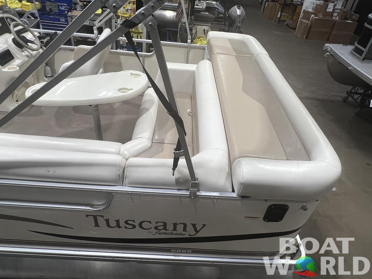 Used 2005 Sweetwater Tuscany 2286 & 40HP Yamaha 4Stroke -$12,995