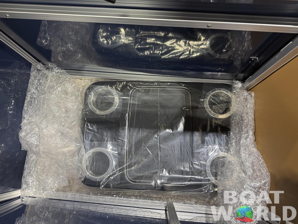 2026 Tahoe Pontoons LTZ 1985 Cruise Pontoon