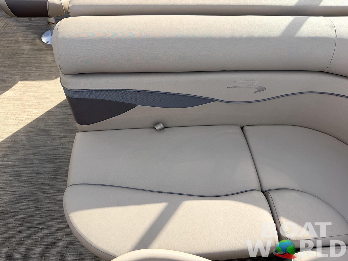 Used 2023 Bennington S20 F & 70HP Suzuki 4Stroke -$27,995