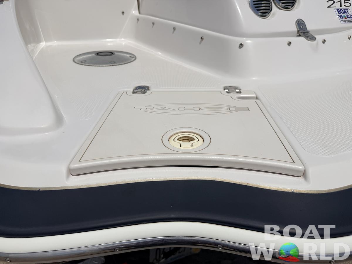 Used 2011 Tahoe 215 Xi Deck Boat & 220HP Mercruiser V8 -$17,995